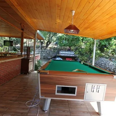 Elly's Отель Датча